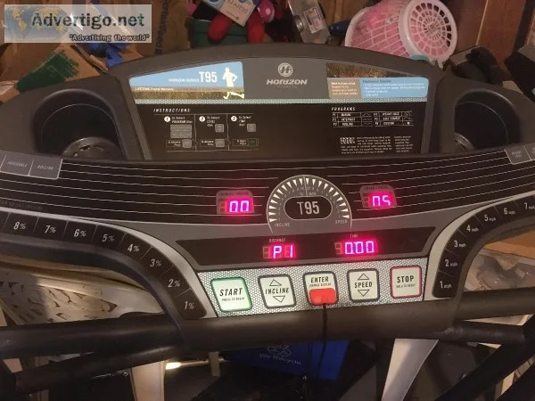 Horizon T95 Treadmill 80