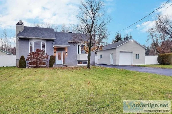 Superbe maison avec logement vacant 3 12 et garage &agrave Masco