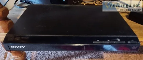 Sony flat screen DVD player holds 1 DVD 