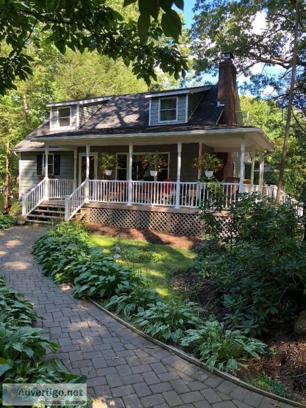 completely renovated cape home on large property smithtown new y