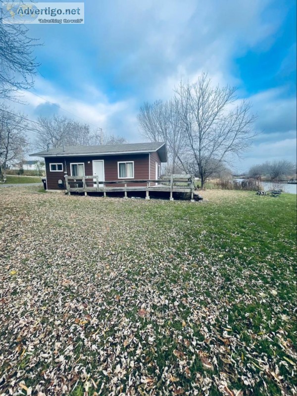 Maison à r&eacutenover Acc&egraves au lac St-Fran&ccediloi