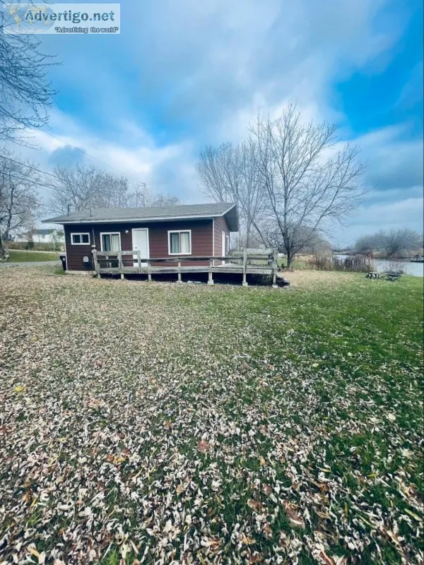 Maison &agrave r&eacutenover Acc&egraves au lac St-Fran&ccediloi