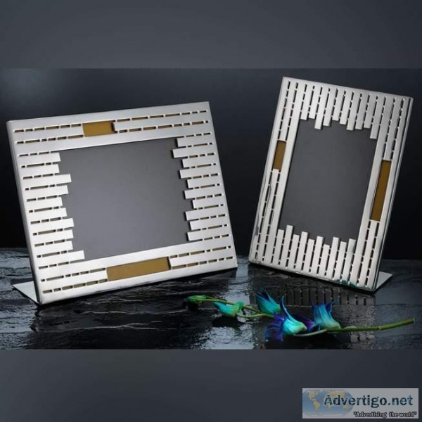 Gift a Personalized Photo Frame to Your Friend