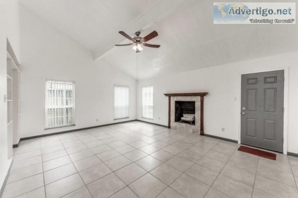 NICE 2BEDROOM HOUSE FOR RENT