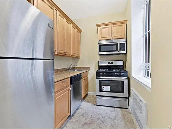 studio co-op Furnished