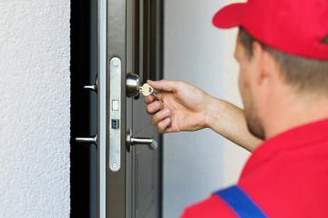 Locksmith in Clayton