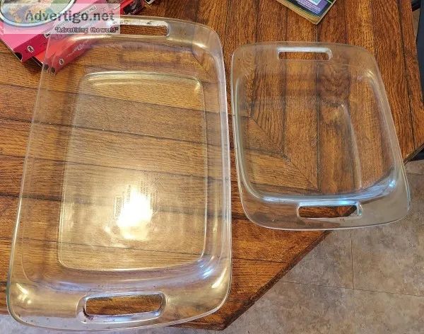 Two glass baking dishes asking 30