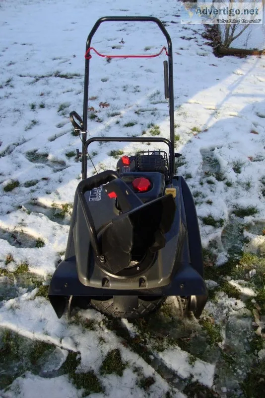 Briggs and Stratton 1022 Single Stage Snowblower