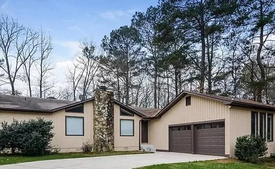 1986 Lake Ridge Ter Lawrenceville GA