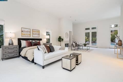 BEAUTIFUL CUSTOM HOME 3 BEDROOMS 2 BATHS.
