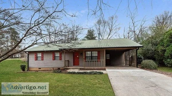 5823 Meadow View Ln Flowery Branch GA 30542