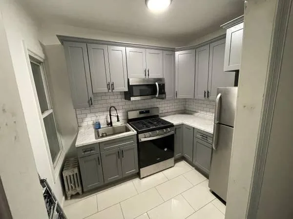 3 Bedroom Very Modern Clean - All New - Utils Separate