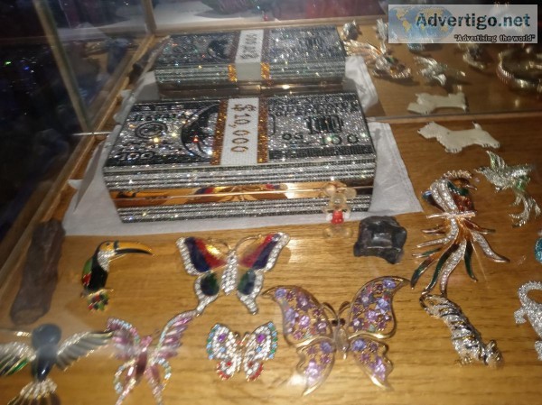 Vintage pins and brooches