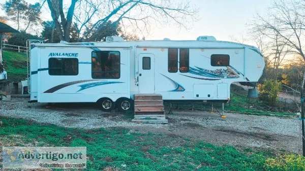 2011 keystone avalanche RV fifth wheel 38ft long 330 RE