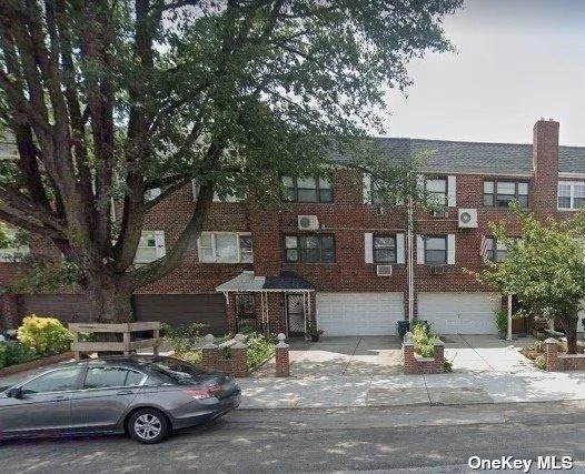 (ID1400843) Beautifully Renovated Apartment for Rent