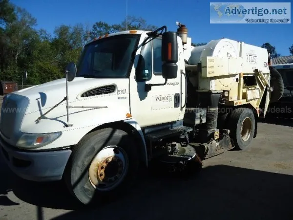 2010 International 4300 M7 SBA 4x2 Sweeper Truck
