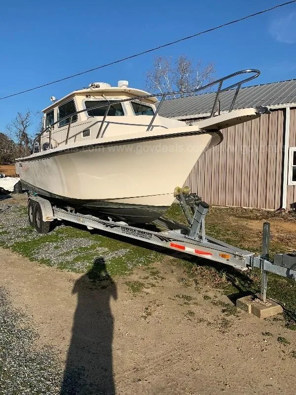 2011 25  PARKER BOAT