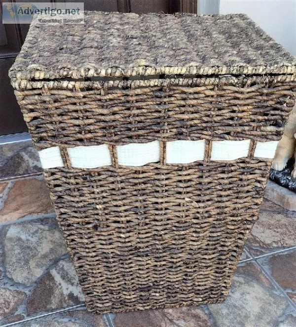 Woven Hamper wHinged Lid