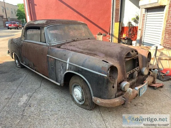 23830 1957 Mercedes-Benz 220S