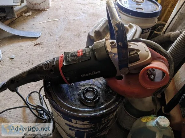 Metabo Grinder W24-203 9&rdquo ANGLE GRINDER W DUST AVENGER SHRO