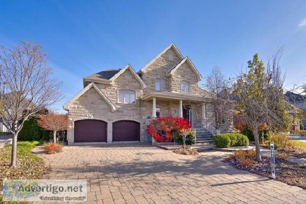Superb upscale house in Candiac sur le Golf