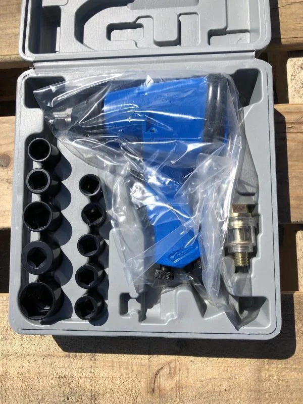UNUSED 12&quot DRIVE AIR IMPACT WRENCH KIT 74231221