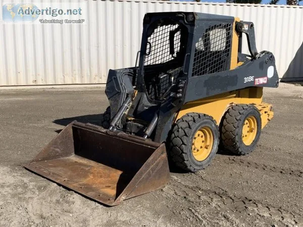 2014 JOHN DEERE 318E SKIDSTEER LOADER gp bucket aux hydraulics c