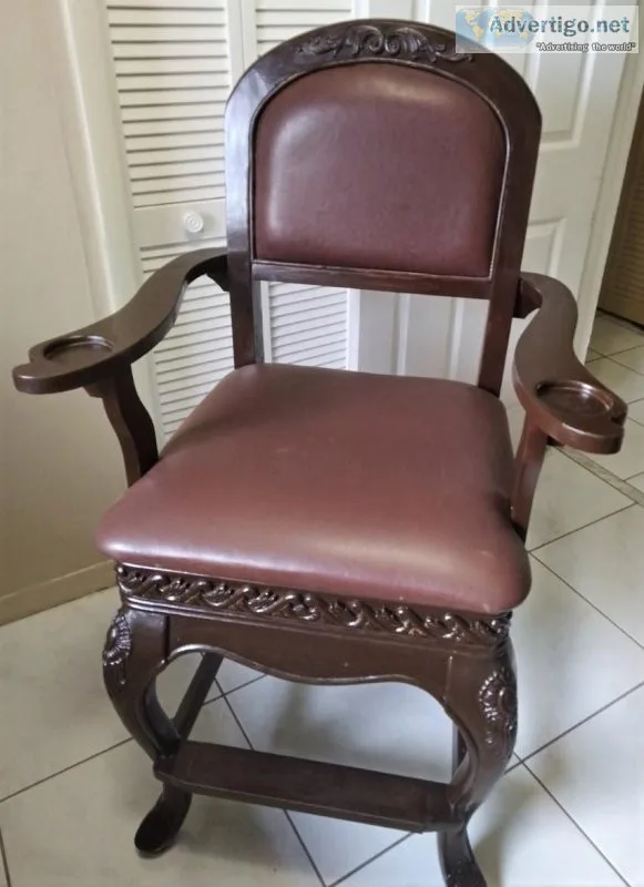 Thomas Aaron Victoria Spectator Chair