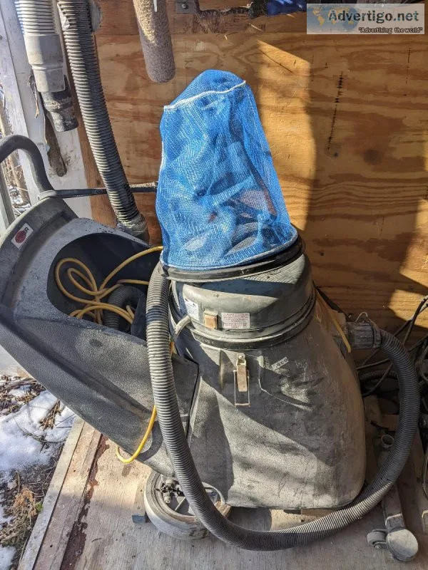 Viper Shovelnose Trot Mop Wet Dry Vacuum w Squeegee