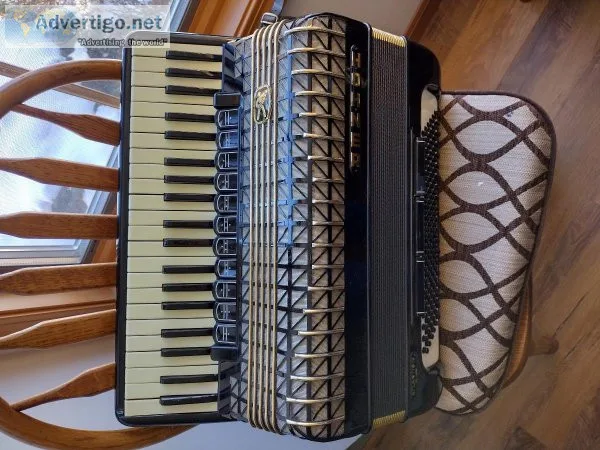 Hohrner accordion