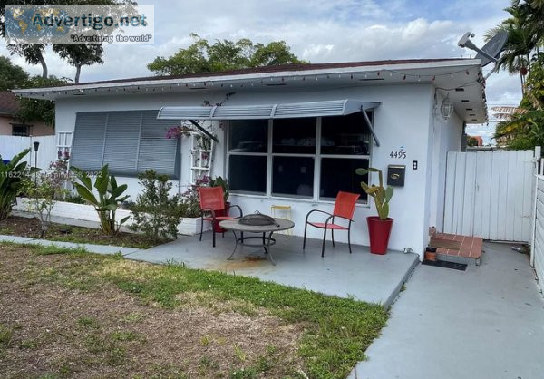 4495 SW 1st St Miami FL 33134