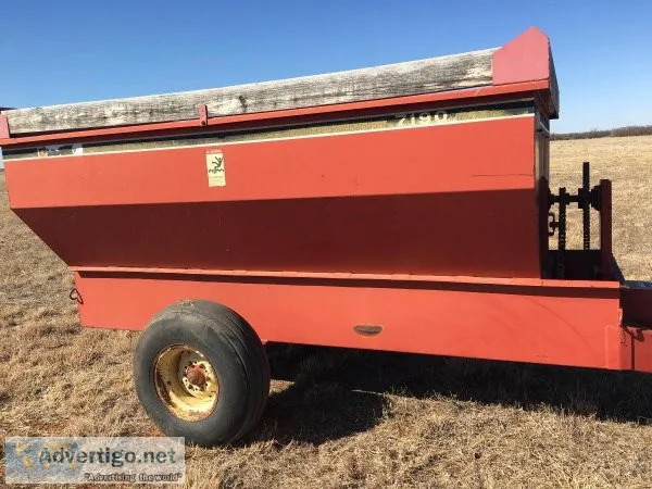 Gehl 7190 feed wagon