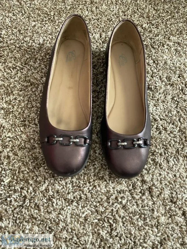 Eggplant color flat in size 9