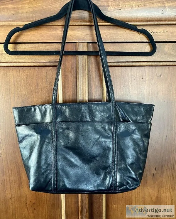 Preowned black Latico leather shoulder bag