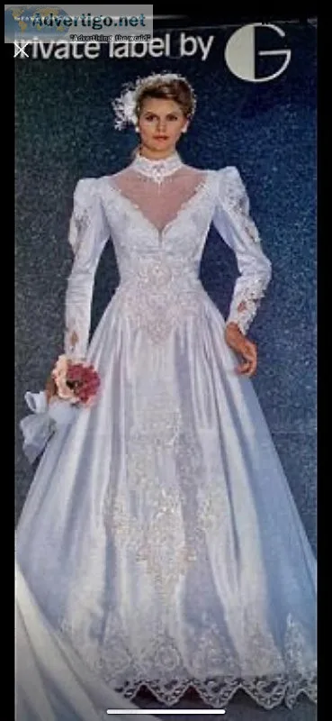 Gorgeous Vintage Wedding Gown