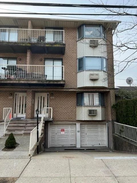 3 bedroom 3 full Baths 2 Balconies Needs TLC