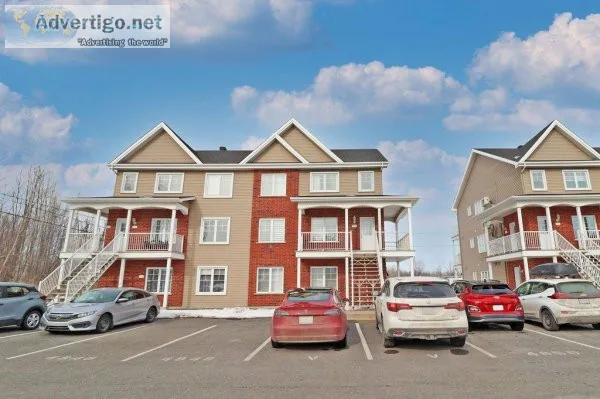 Condo de coin tr&egraves lumineux et spacieux &agrave Contrecoeu