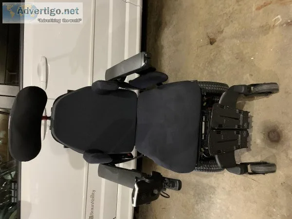 Electric powered wheelchair