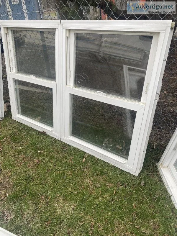 Double hung window