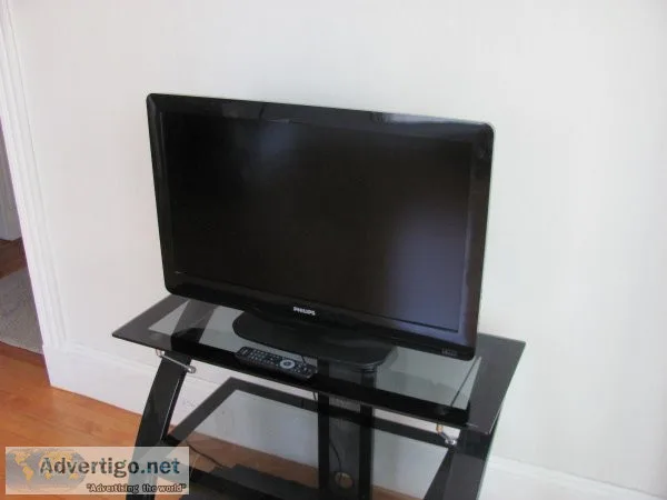 32&quot PHILIPS  T V with remote