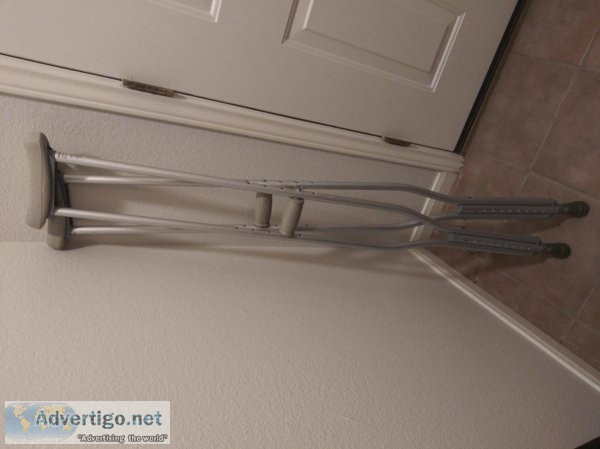 Crutches (body height 5 6 and under)