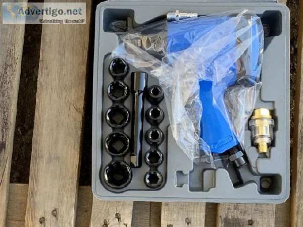 UNUSED 12&quot DRIVE AIR IMPACT WRENCH KIT