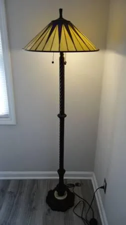 Tiffany-Style Floor Lamp