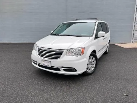 2016 Chrysler Town and Country Touring 4dr Mini Van