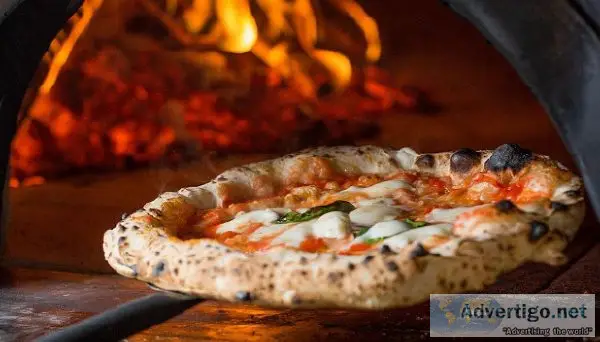 Well-renowned pizzeria for sale in Downtown Montreal