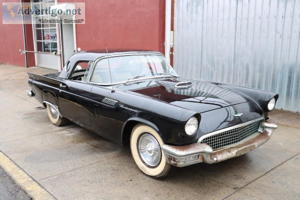 24222 1957 Ford Thunderbird