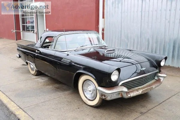 24222 1957 Ford Thunderbird
