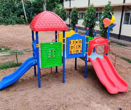 Outdoor multiplay equipment