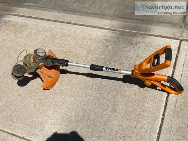 Worx 2-in-1 electric lawn trimmer  edger