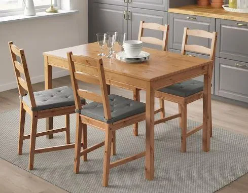 Kitchen Table and 4 chairs (dining)